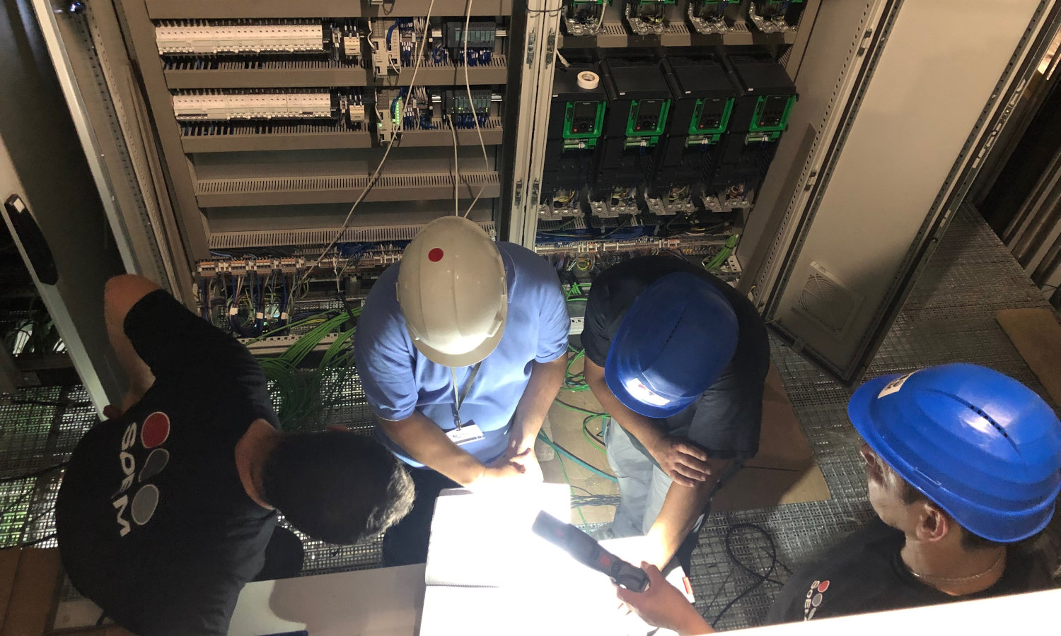 proyectos personalizados de sistemas electricos